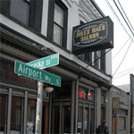 Infobox_juliemaessaloon
