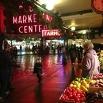 Infobox_pdx_allisonejones_pikeplacemarket_night