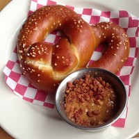 Full_lax_jennifer_brandt_bravehorse_pretzel