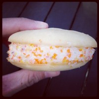 Full_lax_gastronomyblog_dahliabakery_whoopiepie