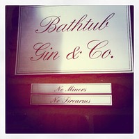 Full_lax_gastronomyblog_bathtubgin_sign